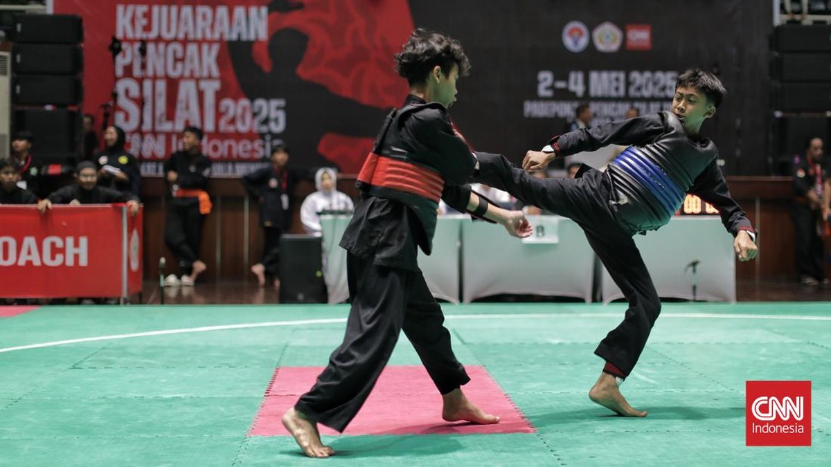 FOTO: Aksi Peserta Kejuaraan Pencak Silat CNN Indonesia Piala Menpora