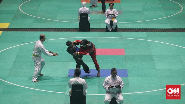 Kejuaraan Pencak Silat CNN Indonesia 2026 akan dibagi menurut beberapa kategori usia. Silakan daftar di sini untuk ikuti kejuaraan yang berlangsung di Jakarta.