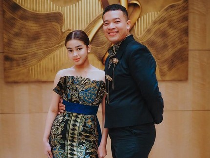 Potret Aqeela Calista bersama Sang Ayah Dimas Singgih yang Berprofesi Perancang Busana