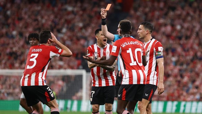 MU yang Selalu Diuntungkan Kartu Merah Manchester United MU terbilang selalu 'diuntungkan' dengan kartu merah yang didapat lawan pada ajang Liga Europa musim ini.