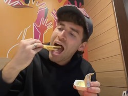 Bule Inggris Cicip Menu McD di Jepang, Ada Burger Nilainya 10/10!