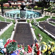 10 Tempat Peristirahatan Terakhir Tokoh Terkenal dan Bersejarah di Dunia