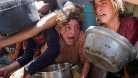 FOTO: Minim Pasokan, Dapur Makan Gratis di Gaza Terancam Tutup