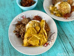 Gudeg Koyor Yu Par: Sedep Miroso! Gudeg Jogja Topping Koyor dan Opor Ayam