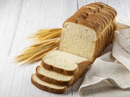 Pasangan Ini Kirim Roti sebagai Undangan Pernikahan, Detailnya Bikin Takjub
