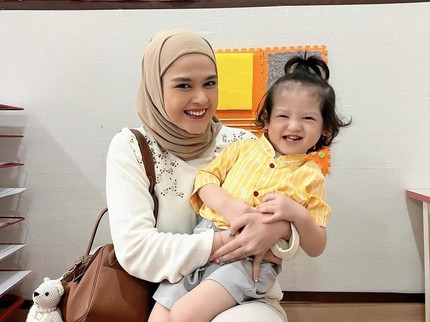 Seperti Anak Korea, Intip 7 Potret Menggemaskan Jourell Anak Bungsu Cut Meyriska