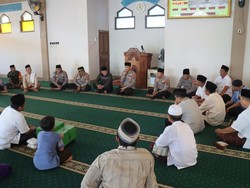 Safari Jumat di Kejobong, Kapolres Akbar Dapat Keluhan Maraknya Knalpot Brong