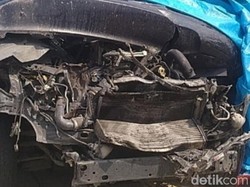 Video Remuknya Innova Anggota DPR Dimyati Rois Tabrak Truk di Tol Pemalang