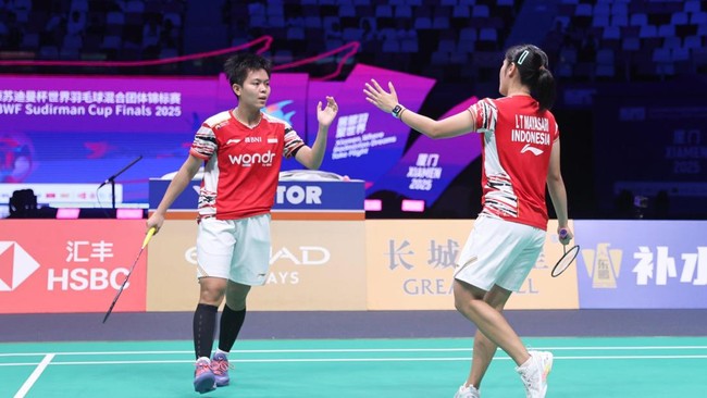 Lanny/Fadia Menang Dramatis Lawan Ganda Malaysia Lanny Tria Mayasari/Siti Fadia Silva berhasil lolos ke babak 16 besar Indonesia Open 2025 usai mengalahkan Go Pei Kee/Teoh Mei Xing dari Malaysia.