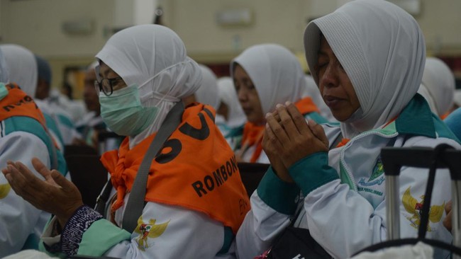 6.597 Jemaah Telah Tiba di Arab Saudi per 3 Mei Sebanyak 6.597 jemaah haji dari 17 kloter telah tiba di Arab Saudi. Hari ini, 8.294 jemaah dari 21 kloter akan diberangkatkan ke Madinah.