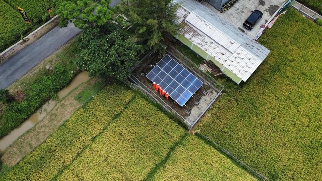Desa Mernek menjadi salah satu DEB yang sukses menjalankan energi transisi dan memberi manfaat bagi kelestarian lingkungan, hingga memajukan perekonomian desa