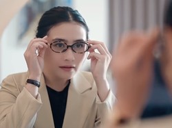 Ada Maia Estianty hingga Desy Ratnasari, Intip 7 Potret Adu Outfit Artis saat Jadi Dosen