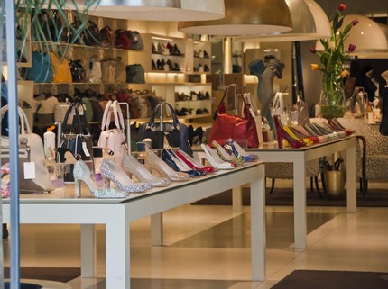 Saatnya Berburu Sandal dan Sepatu Murah Diskon hingga 70 % di Transmart Full Day Sale