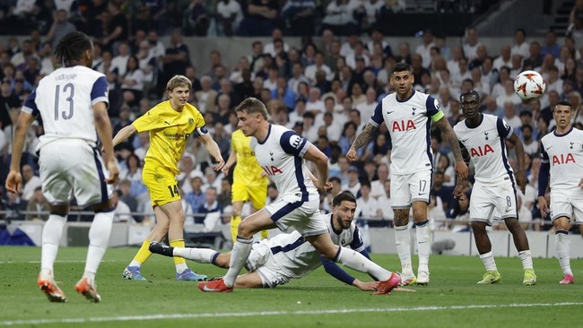 All English Final berpeluang terjadi di Liga Europa setelah Manchester United dan Tottenham Hotspur meraih kemenangan meyakinkan di leg pertama semifinal.