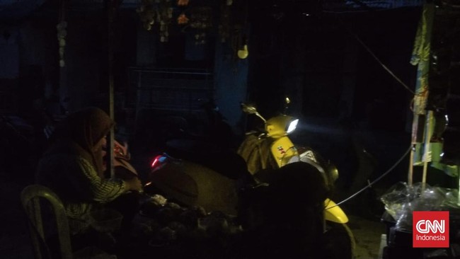 Netizen Teriak Bali Mati Listrik Hingga Berjam-jam Sejumlah netizen mengeluhkan peristiwa Bali mati listrik yang terjadi di berbagai wilayah di pulau itu pada Jumat (2/5) sore.