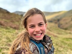 Ultah ke-10, Senyum Putri Charlotte Plek-ketiplek Pangeran William