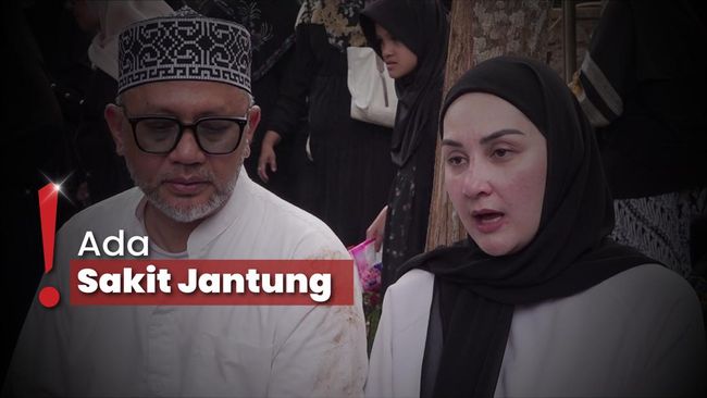 Tangisan Mona Ratuliu Bersyukur Sang Ayah Meninggal usai Berwudhu