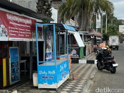 Pedagang Kaki Lima di Parepare Jualan di Atas Trotoar, Satpol PP Tegur