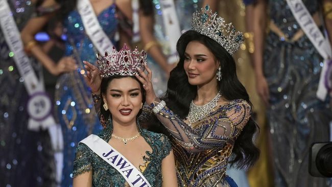 Firsta Yufi Amarta Putri dari Jawa Timur berhasil meraih gelar Puteri Indonesia 2025 usai bersaing ketat dengan Melliza asal DKI Jakarta I di final.