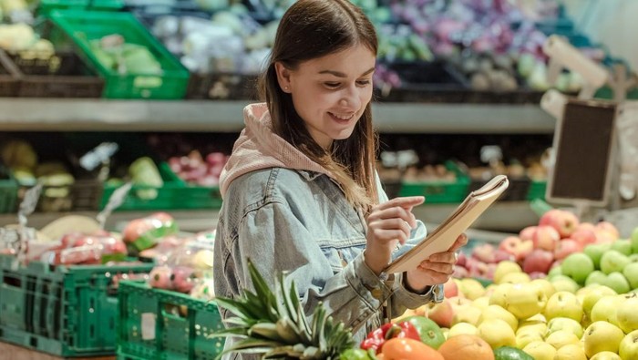 Kenapa Supermarket Selalu Memutar Musik? Ternyata Ini Alasannya
