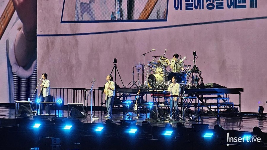 Konser DAY6 3rd World Tour Forever Young