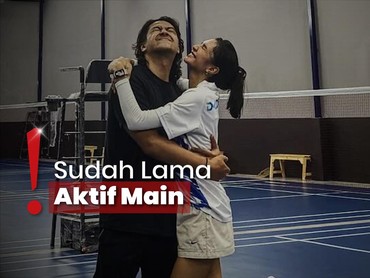 img-title Ketagihan Badminton, Mikha Tambayong Sampai Bangun Lapangan Pribadi