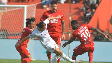 Liputan Olahraga CNN Sport : Semen Padang Keluar dari Zona Degradasi usai Tekuk Madura United