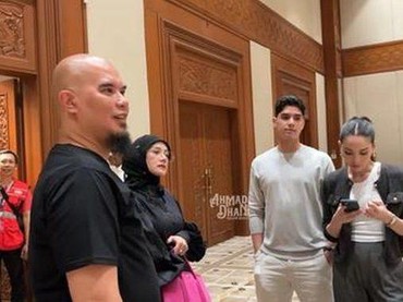 img-title Ahmad Dhani Ingin Taruh Foto Masa Kecil di Resepsi Al, Sikap Maia Estianty Disorot