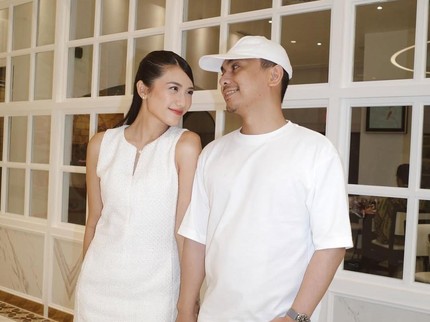 Raditya Dika dan Anissa Aziza Rayakan 7 Tahun Pernikahan, Intip Potret Romantisnya