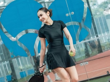 5 Potret Bunda Artis Demam Padel, Ada Mahalini hingga Aurel Hermansyah