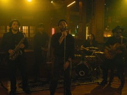 COKI & The Blur Ambience Hadirkan Nuansa Vintage Lewat Rembulan Aku Rindu