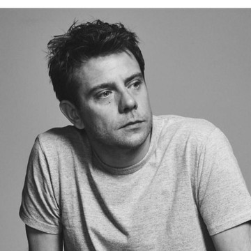 img-title Kepindahan Jonathan Anderson Sukses Jadikan Loewe Posisi Pertama Brand Terpopuler di Awal Tahun