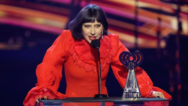 Lady Gaga mencetak sejarah setelah menggelar konser yang disaksikan hingga 2,5 juta orang dalam satu malam.