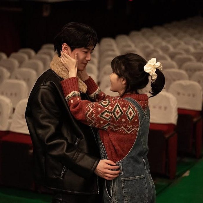 Lee Jun Young dan IU di When Life Gives You Tangerines