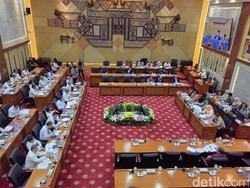 Menaker Lapor DPR Korban PHK Tembus 24.036 di Awal 2025