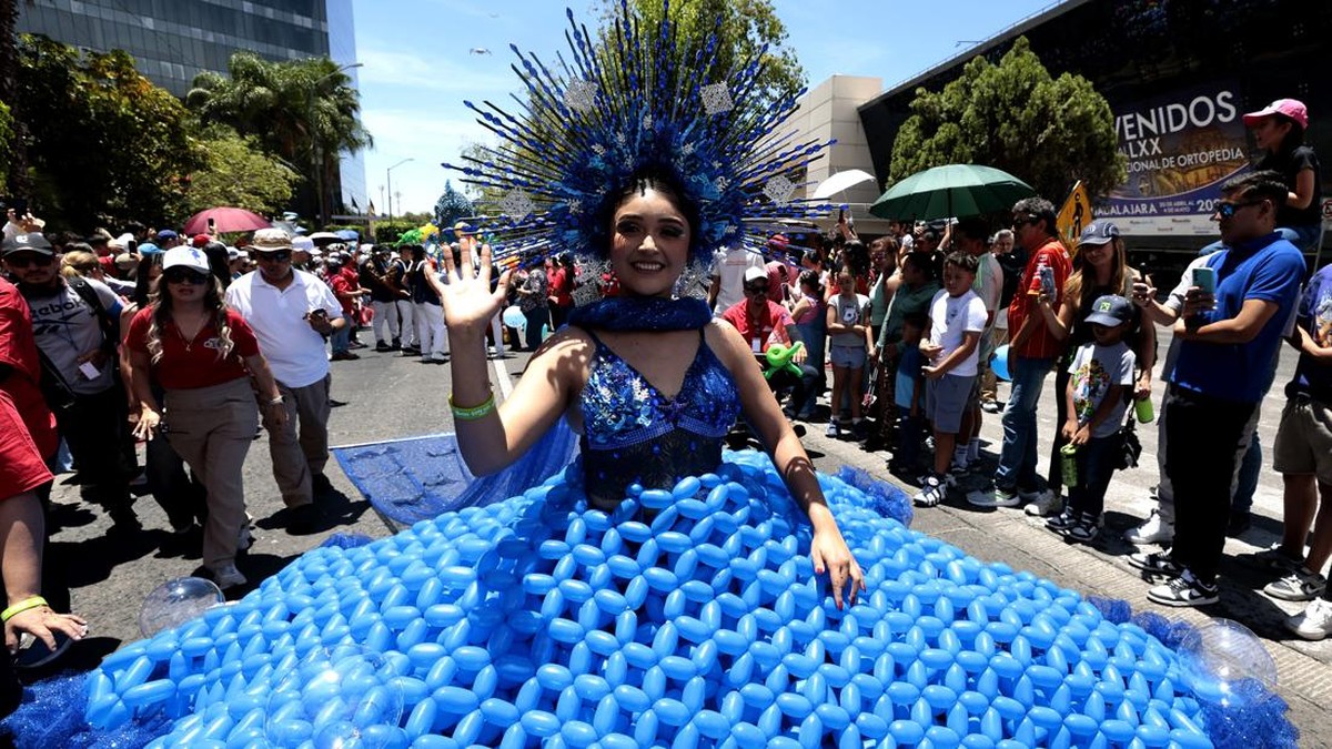 FOTO: Parade Balon 'Makhluk Laut' Menginvasi Guadalajara Meksiko