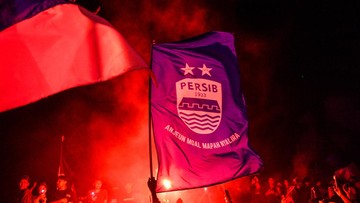 Kabar Sport CNN Terbaru : FOTO: Bandung Menyala Rayakan Persib Juara Liga 1