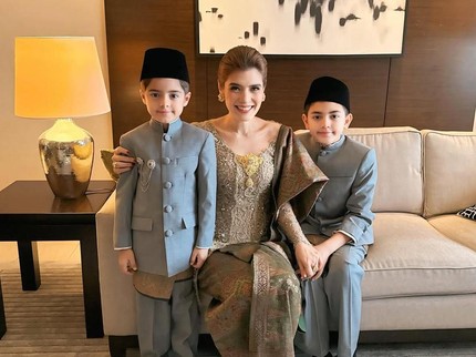 7 Potret Tampan Dua Putra Carissa Puteri yang Selalu Dipuji Netizen