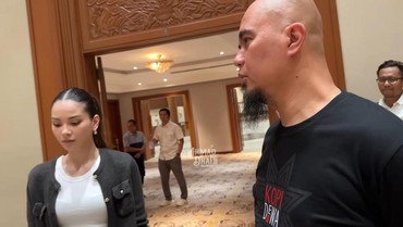 Disebut Kesal, 7 Potret Ekspresi Alyssa Daguise Usai Ahmad Dhani Atur Konsep Pernikahan