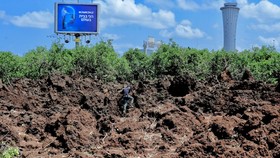 Rudal dari Yaman Hantam Israel, Bikin Kawah di Bandara Tel Aviv