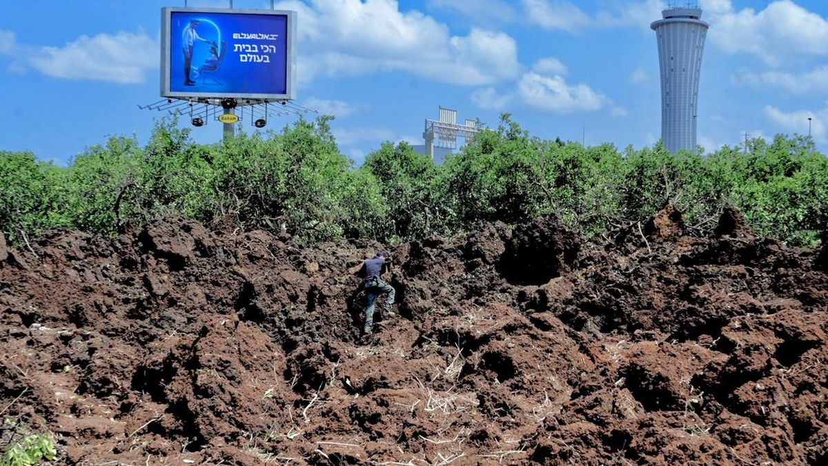 Rudal dari Yaman Hantam Israel, Bikin Kawah di Bandara Tel Aviv