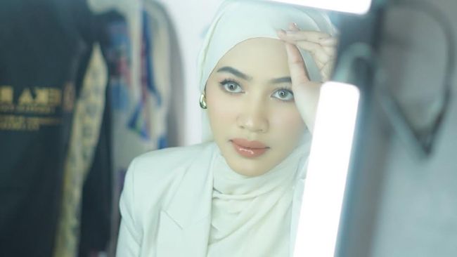 Batal Jadi Ibu Gubernur, 7 Potret Sani Aqila yang Pernah Dekat dengan Dedi Mulyadi