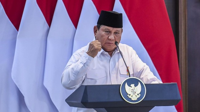 Prabowo mengungkap peran Belanda dalam peristiwa Madiun 1948 dan gerakan DI/TII, termasuk keterlibatan Musso dan S.M. Kartosuwirjo.