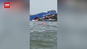 VIDEO: Detik-Detik Kapal Feri Tenggelam di Penajam Paser Utara