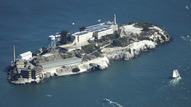 Penjara Pulau Alcatraz bakal ditutup kembali usai dibuka selama beberapa bulan oleh Presiden Amerika Serikat Donald Trump.