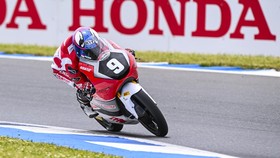 Highside di JuniorGP Estoril, Veda Ega Alami Retak Tulang