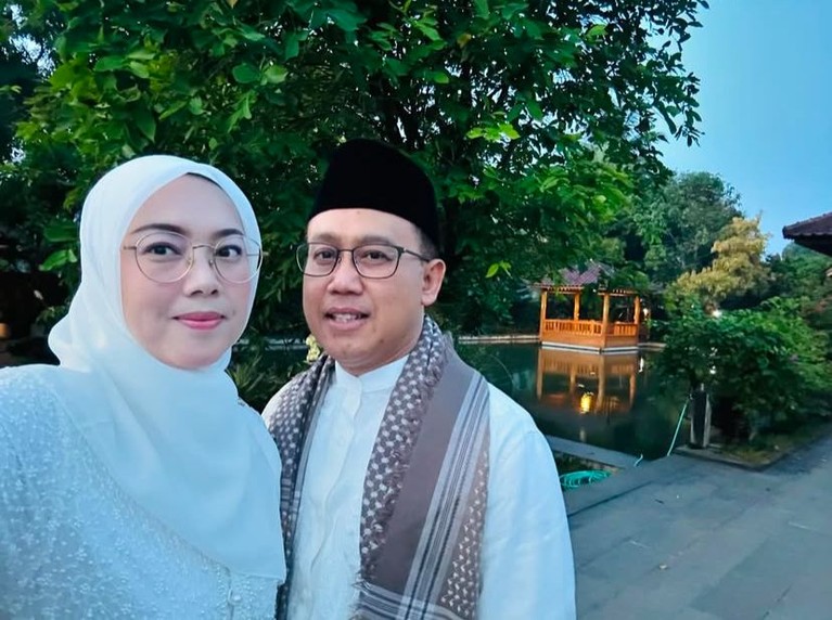 Anne Ratna Mustika dan Suami Anne Ratna Mustika dan Suami