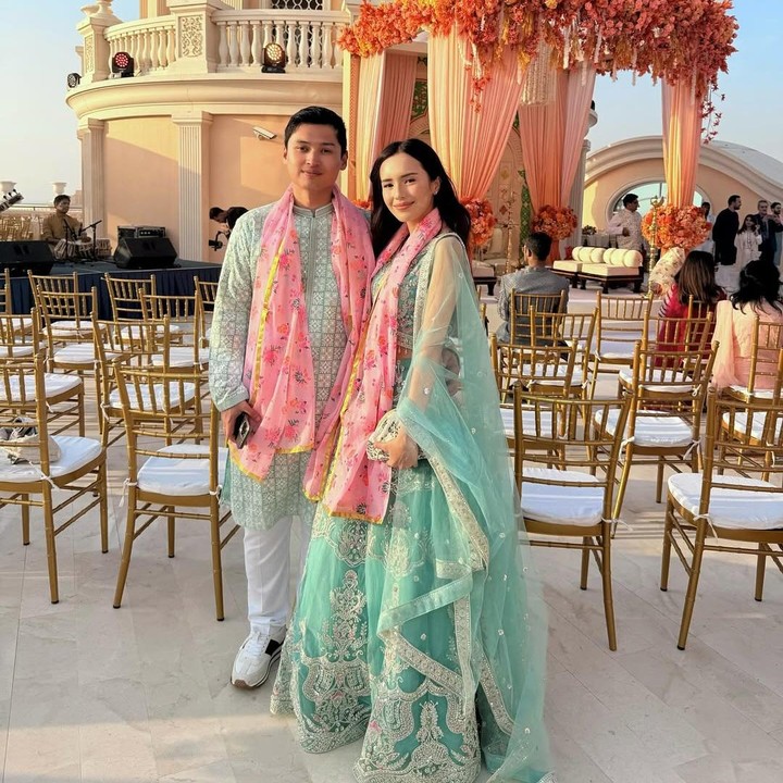 <p>Beberapa waktu lalu, Beby bahkan mengunggah potretnya ketika menghadiri acara pernikahan seorang teman menggunakan pakaian khas India. Tidak sendirian, Beby juga datang bersama sang suami, Rizki Aulia Rahman Natakusumah. (Foto: Instagram: @bebytsabina)</p>