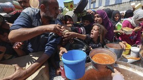 FOTO: Warga Palestina Kesusahan Imbas Blokade Israel di Gaza