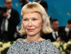 Gaya Rambut Bob Pendek Pamela Anderson Jadi Simbol Pejuang Feminin